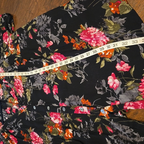 Roaman's Black Floral Button-Down Short Sleeve Shirt - Picture 7 of 9